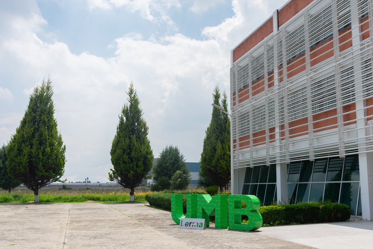 Modern campus building with trees in Lerma de Villada, Mexico.